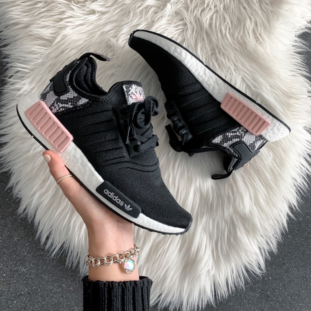 ADIDAS Boost NMD R1 Reptile Pack Black/Pink Spirit-White